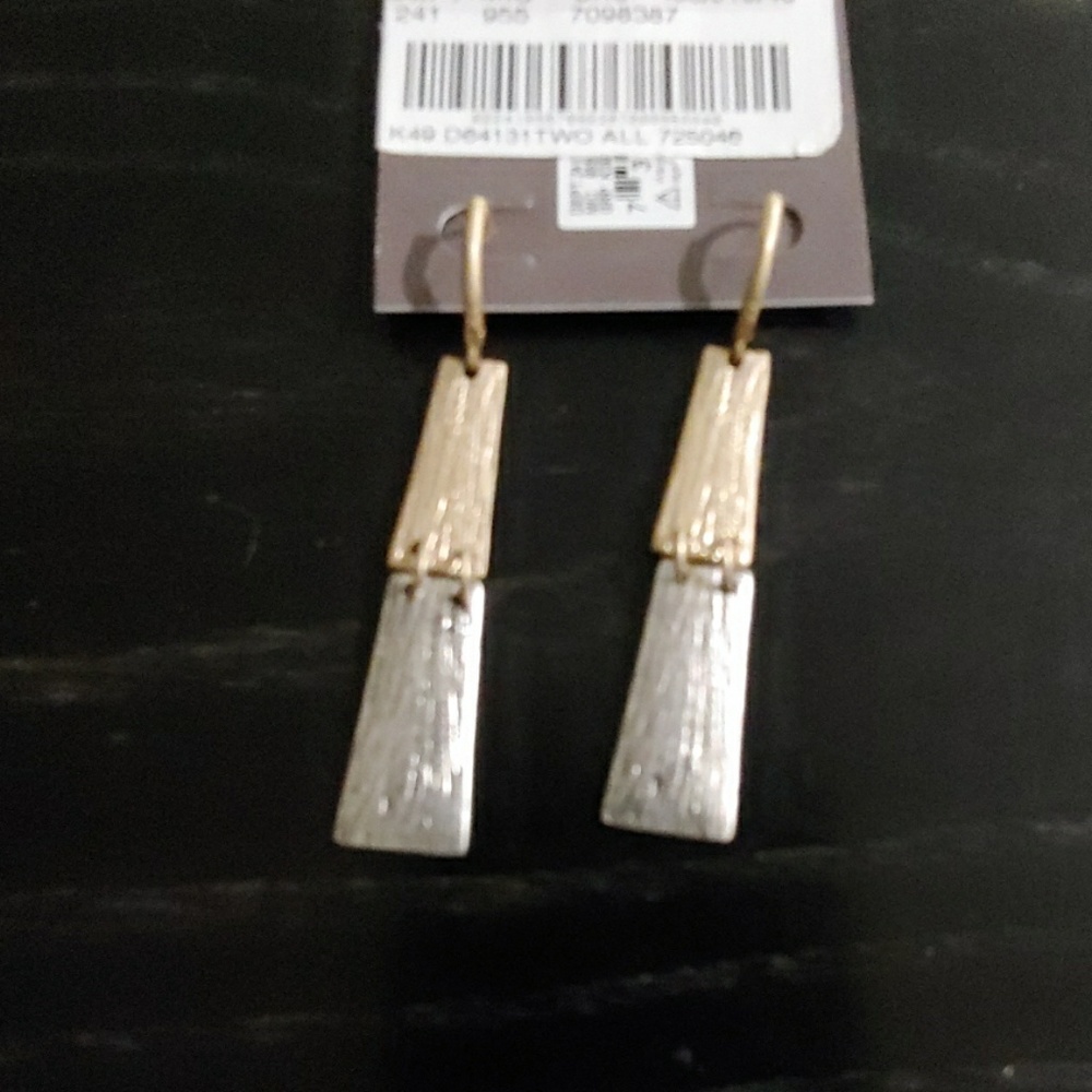 Karma Bella Earrings - Picture 2 of 3